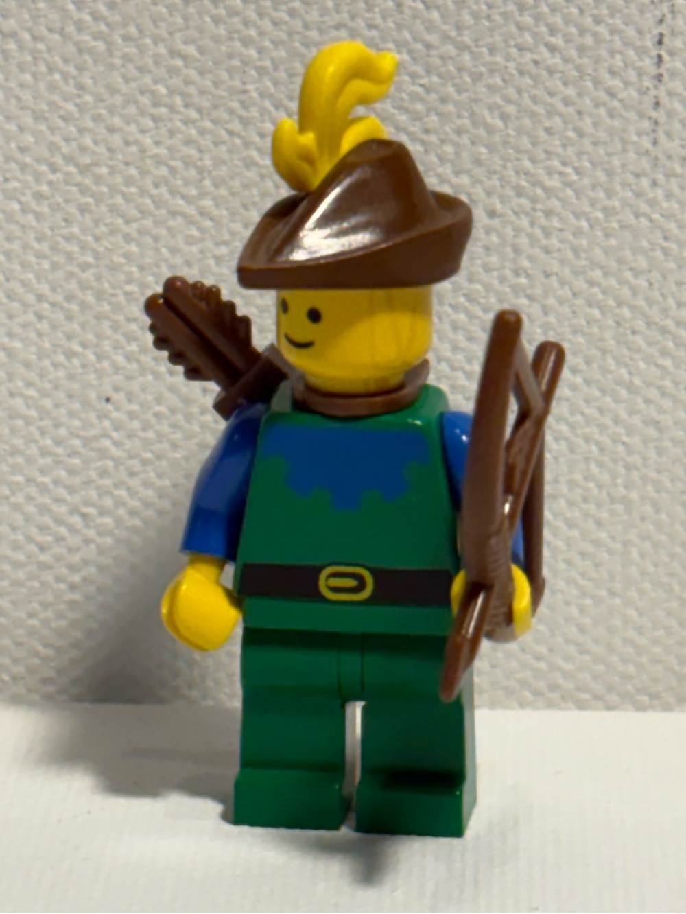 LEGO Castle Vintage Forestman -Blue, Brown Hat, Quiver Bow LEGO Minifigure